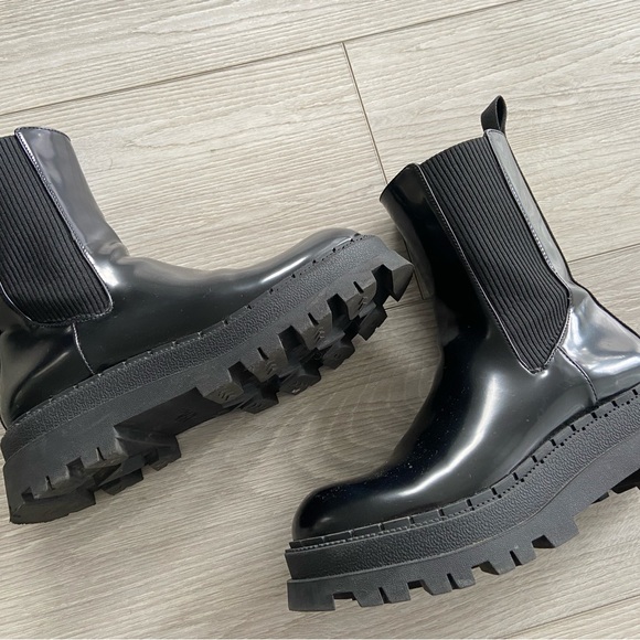 Zara Women's Bootie Faux Leather Black Chelsea Boots - Picture 4 of 10